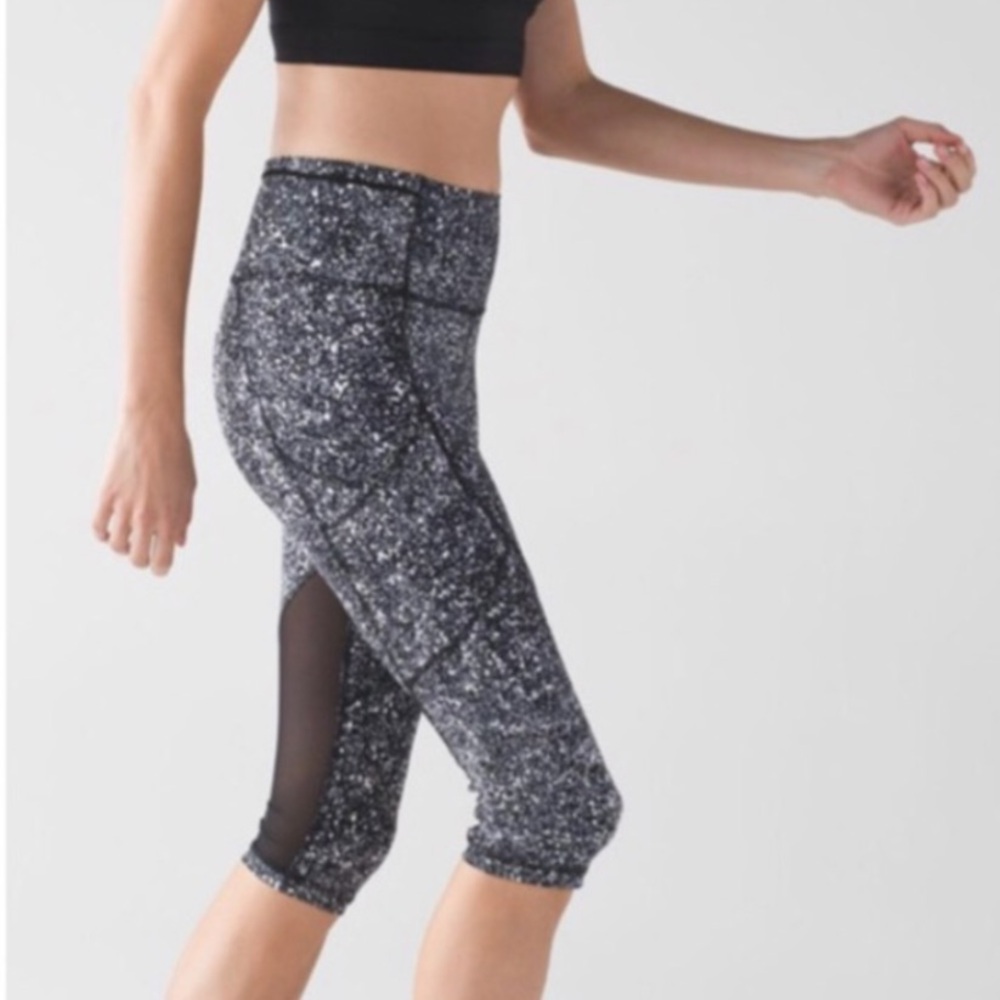 Lululemon Outrun 17” Crop Splatter legging size 4